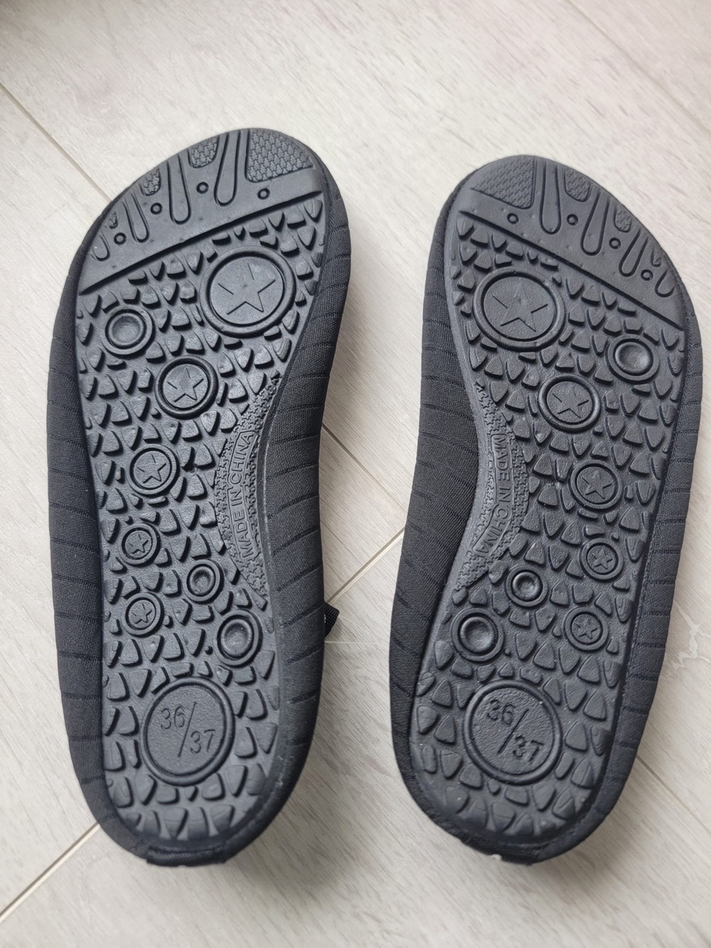 Kids Black Water Shoes - brand new!! - Picture 3 of 4
